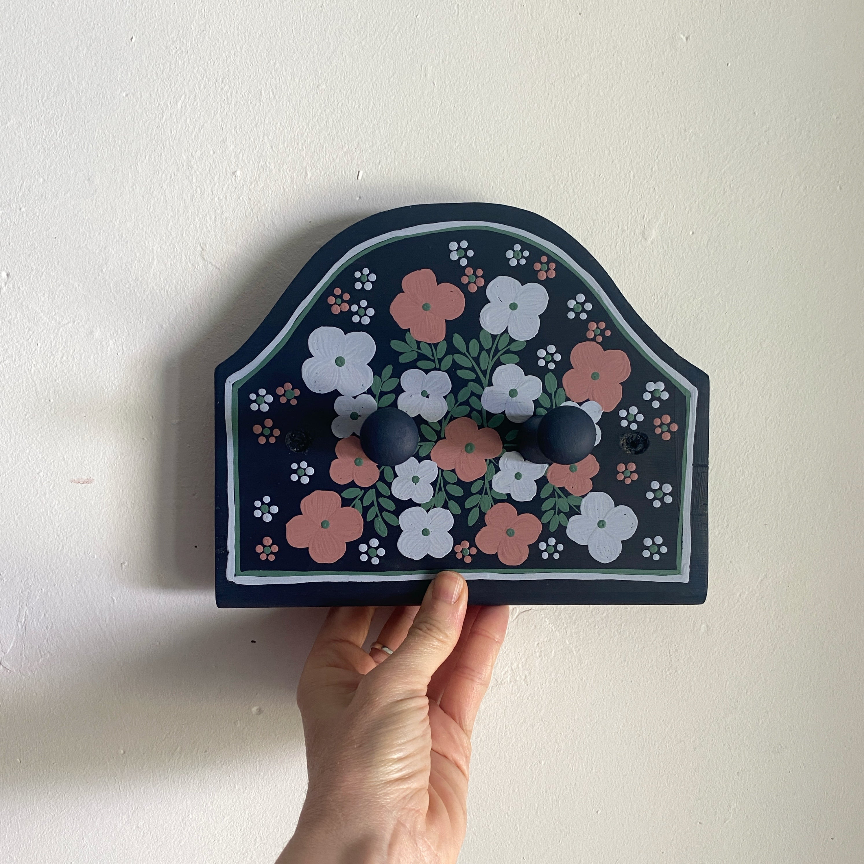 Navy and Pink Floral Shaker Peg Rail